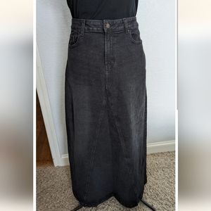 Maxi black denim skirt